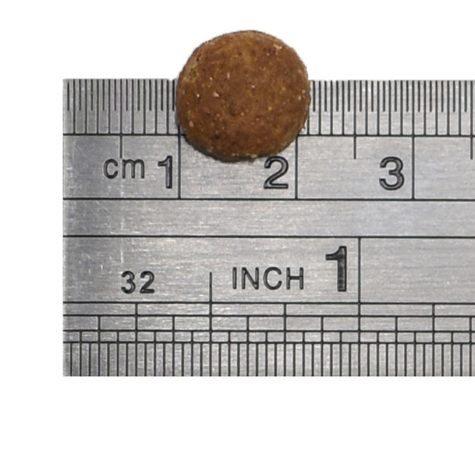 Ultra полнорационный сухой корм для взрослых стерилизованных кошек и кастрированных котов, с говядиной - 3 кг